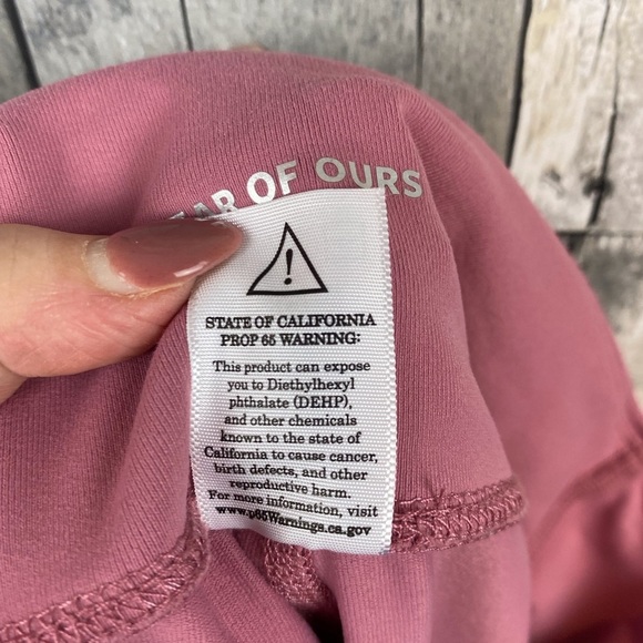 Year of Ours Samba Ruffle Legging in Rose Pink Size Medium. - Picture 10 of 16